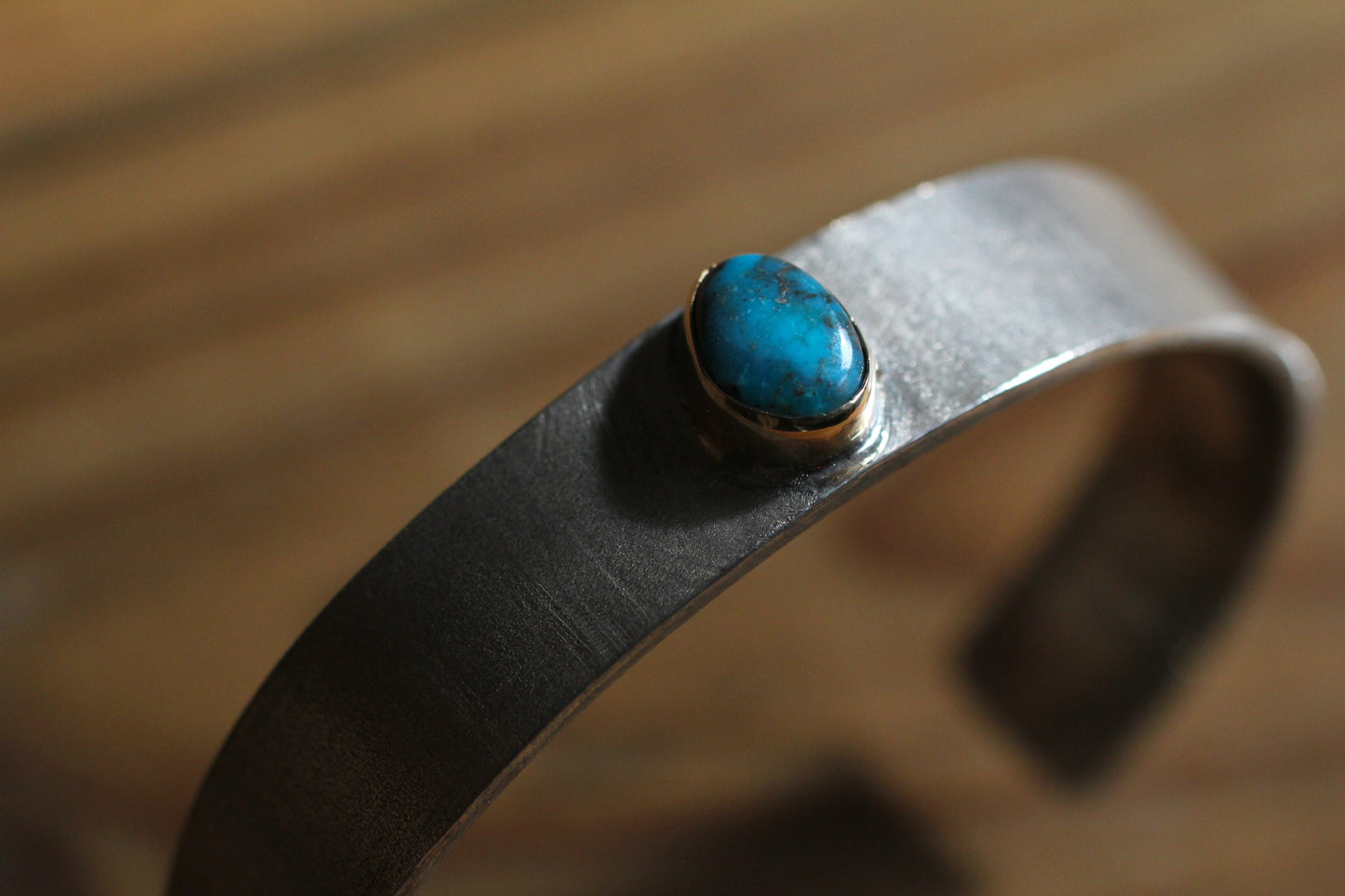 Bisbee turquoise | matte and scratch finished | 950 silver & 18k Gold