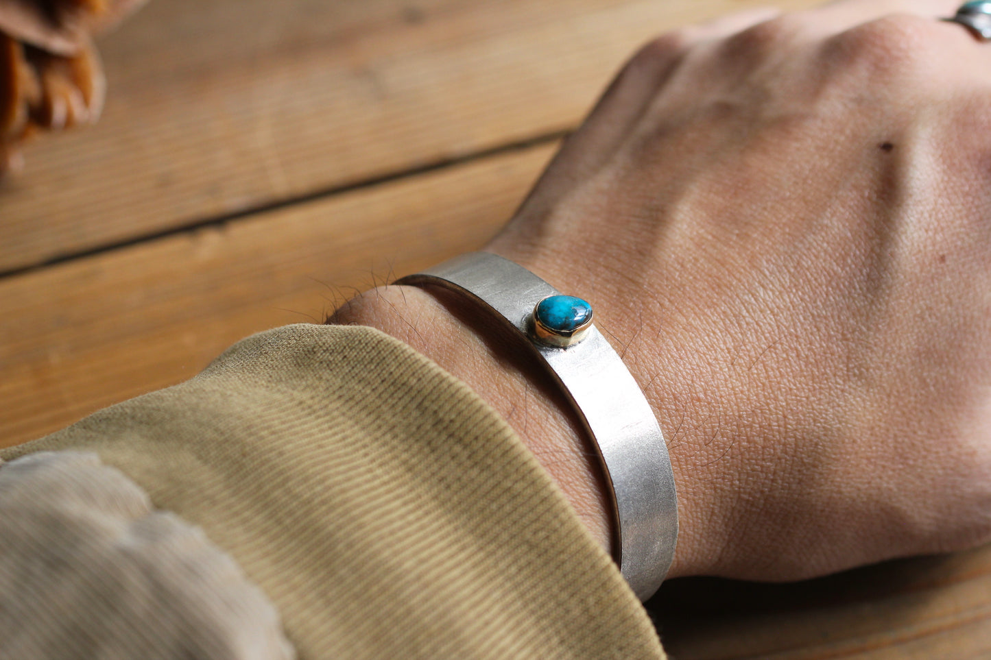 Bisbee turquoise | matte and scratch finished | 950 silver & 18k Gold