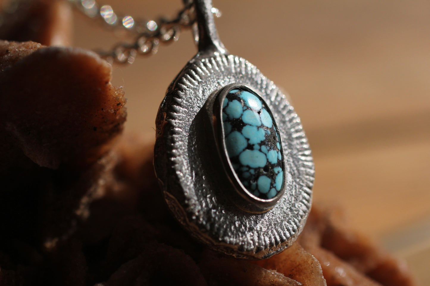 Kingman Black Web | sandcasted silver 950 pendant top