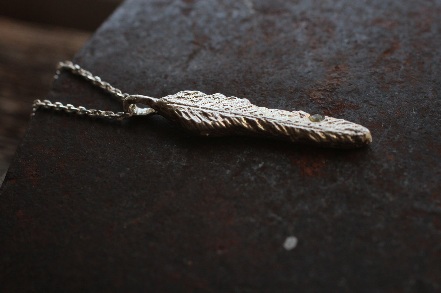 Kazekiri (風切り) Feather Pendant | Sapphire