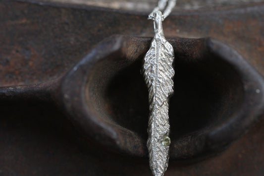 Kazekiri (風切り) Feather Pendant | Sapphire