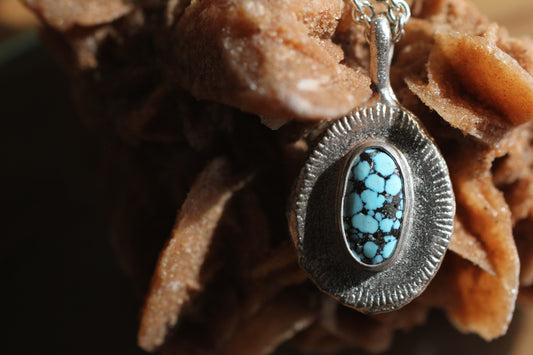 Kingman Black Web | sandcasted silver 950 pendant top