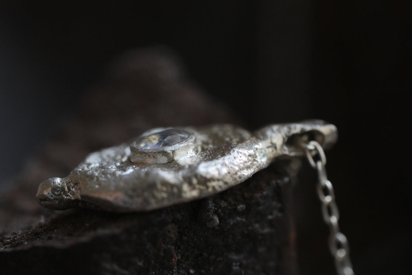 Silver Moon Pendant | Feldspar (Moonstone)