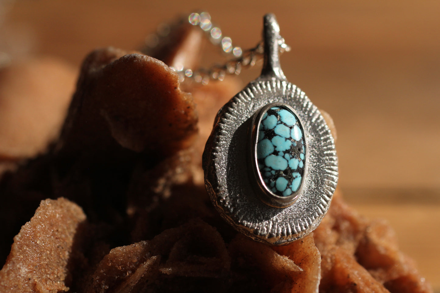 Kingman Black Web | sandcasted silver 950 pendant top