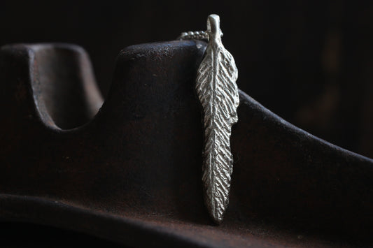 Kazekiri Feather Pendant | Silver